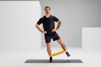 Das LOOP BAND Fitnessband ist speziell für das Training kleiner Muskelketten entwickelt worden. Durch das gezielte Training dieser Muskeln kannst du dein Verletzungsrisiko senken und deine Körperstatik.