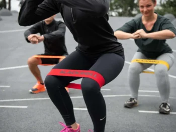 Das LOOP BAND Fitnessband ist speziell für das Training kleiner Muskelketten entwickelt worden. Durch das gezielte Training dieser Muskeln kannst du dein Verletzungsrisiko senken und deine Körperstatik.